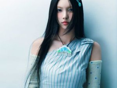 윤아 첫 단독 웹예능 출연 소식에 팬들 환호 썸네일