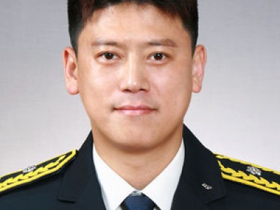 KIA 소방관 시구자로 초청해 화제 썸네일
